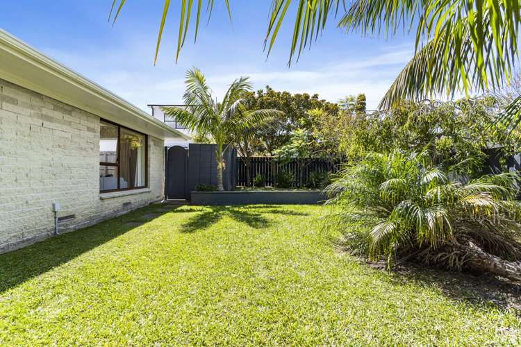 1/19 Gulf Crest Bucklands Beach_13