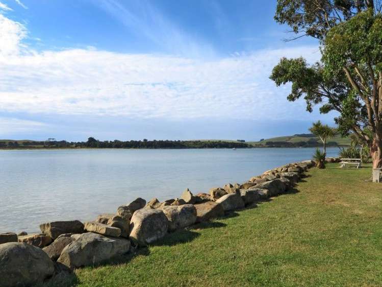 37 Park Lane Owaka_16