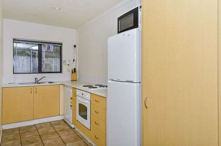 3/35 Fields Parade Oteha_3