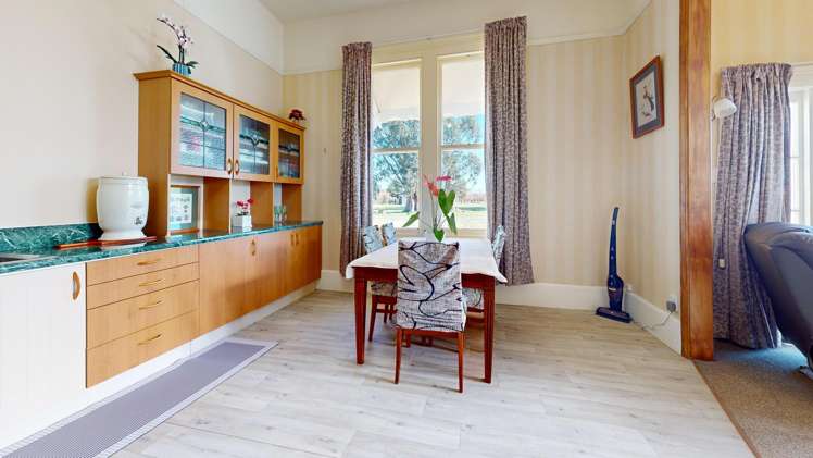 32 Laings Road_5