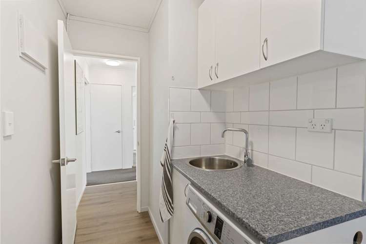 15a Vining Crescent Stoke_11