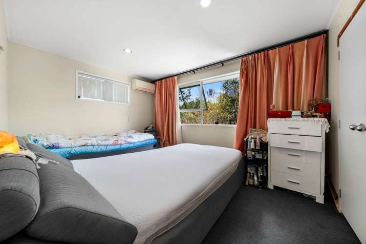 6 Theban Place Totara Vale_14