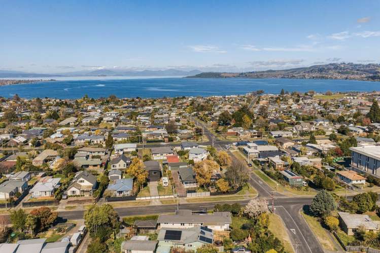 25 Te Hatepe Avenue Taupo_24