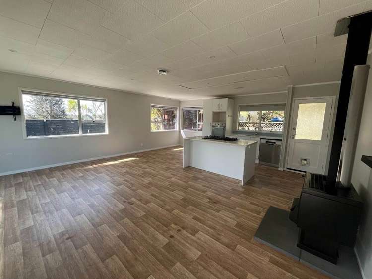 196 Glengarry Road Glen Eden_18