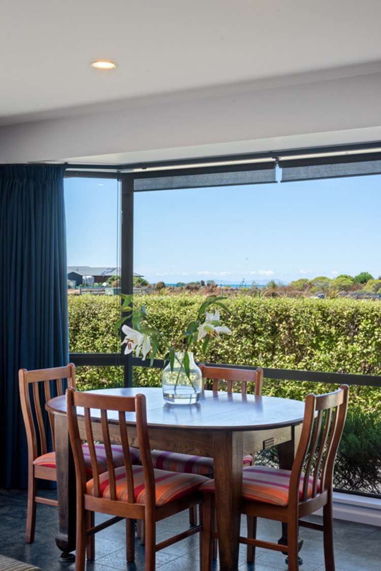 8 Edgewater Place Rarangi_26