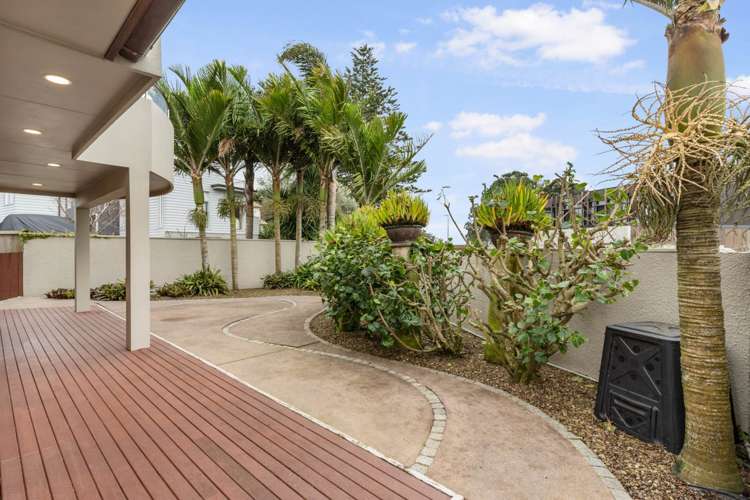 2/4 Rogers Avenue Eastern Beach_28