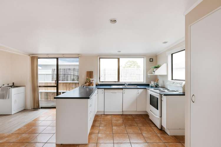 240a Range Road Papamoa_5