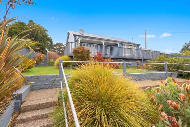 Elevated Living With Harbour & Sea Views!
