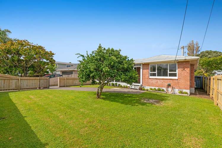 1/179 Centreway Road Orewa_1