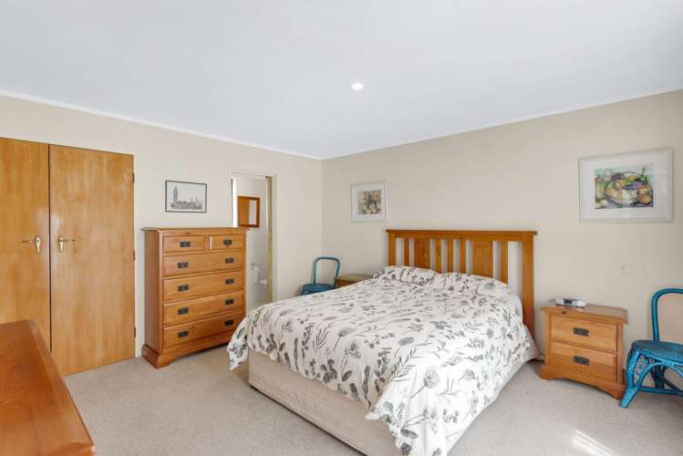 10 Napier Grove Waikanae Beach_19