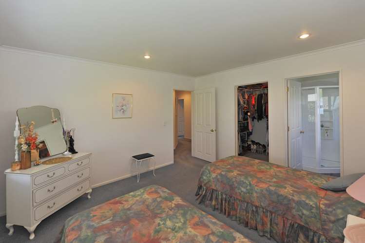 130 Aldinga Avenue Stoke_12