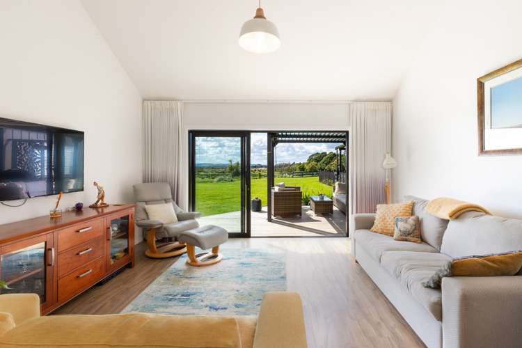 1 Omaumau Road Glorit_10