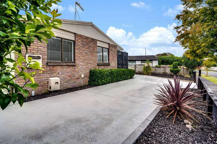 21A Southsea Crescent Silverdale_12