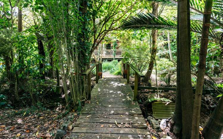 211 Ocean View Road Oneroa_16