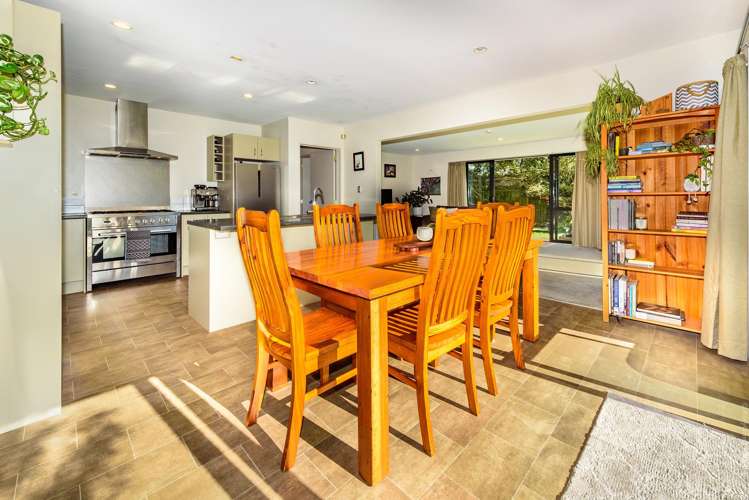 9 School Lane Kirwee_12