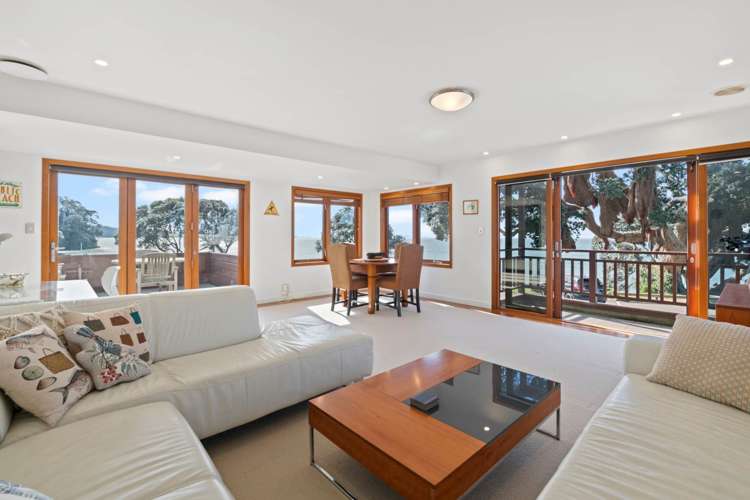 3 Ngapara Street Red Beach_8