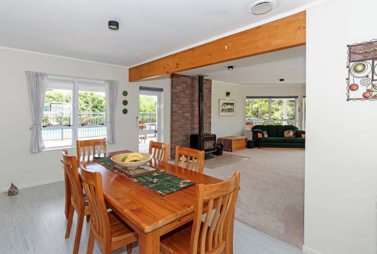 16 Wairere Road Waitakere_24