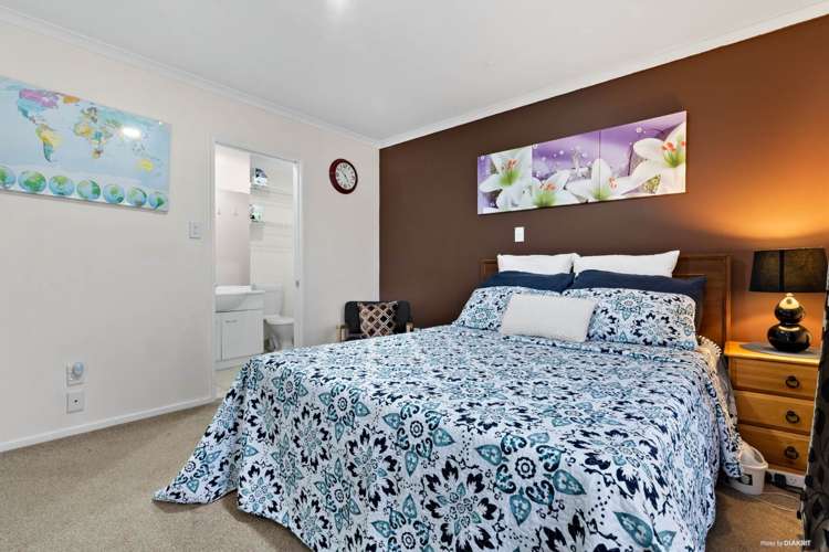 1 Watersfield Place Flat Bush_18