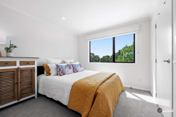 33 Leo Waikari Crescent Wallaceville_11