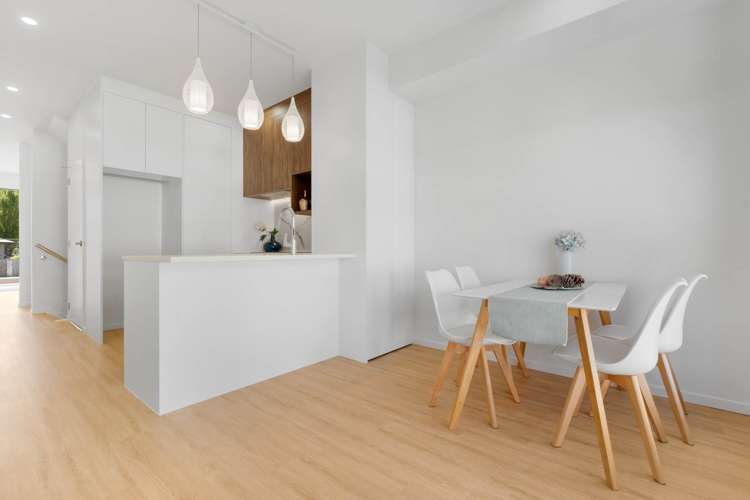 2/2 Flaunty Place West Harbour_3