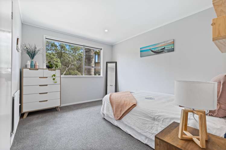 43 Onedin Place Titirangi_15