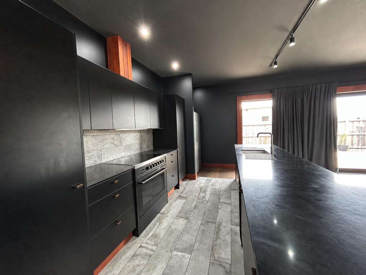Beautifully presented low maintenance home 4