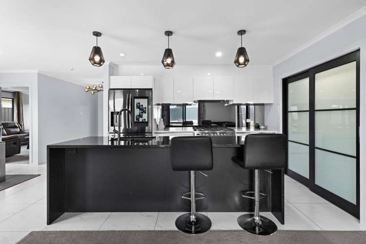 29 Hikawera Drive Frimley_2