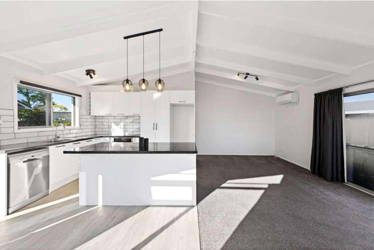 132 Riverside Drive 11597_1