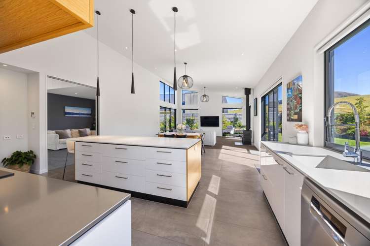 87a Infinity Drive Wanaka_10