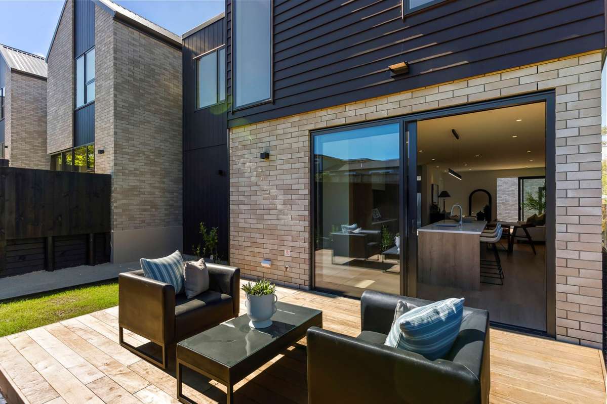 28 Weybridge Crescent_2