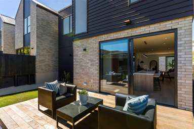 28 Weybridge Crescent_1