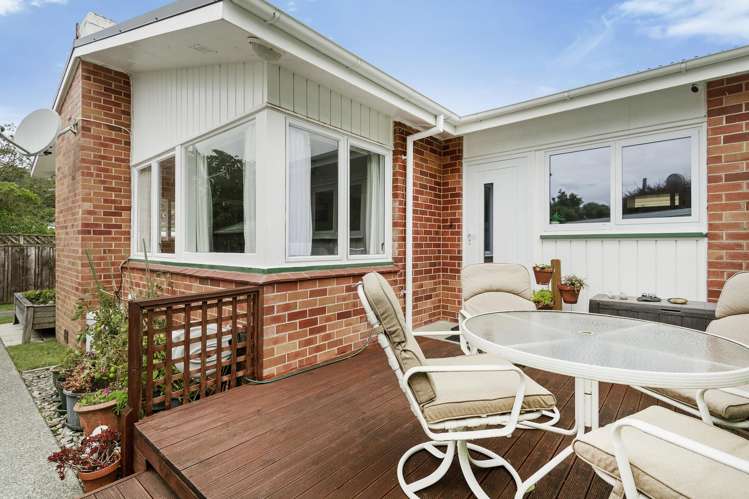 5 Surrey Street Tawa_3