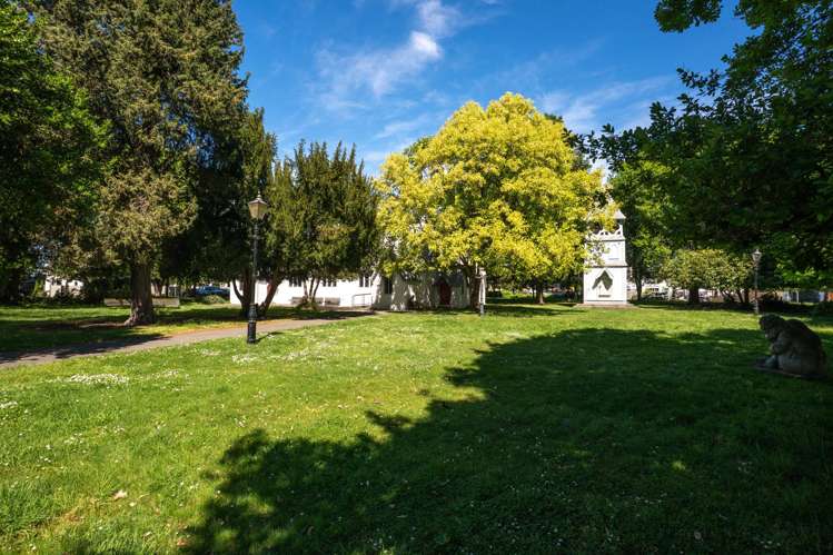 28 Church Square Addington_16