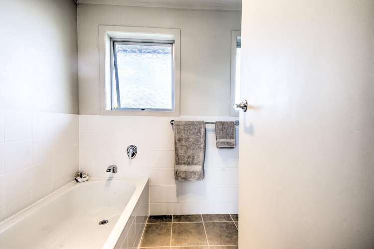 12 Salmond Place Dinsdale_11