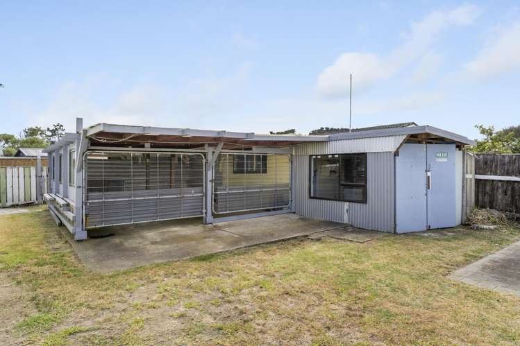 15 Hewson Crescent Otaki Beach_12