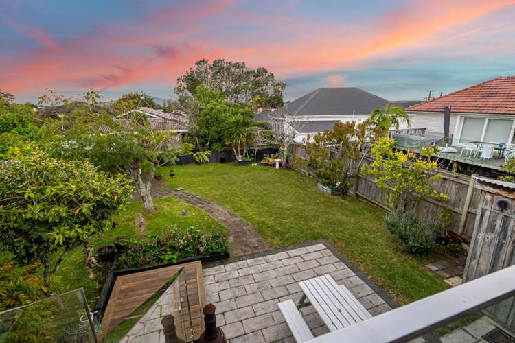 56 Lake Road Narrow Neck_23