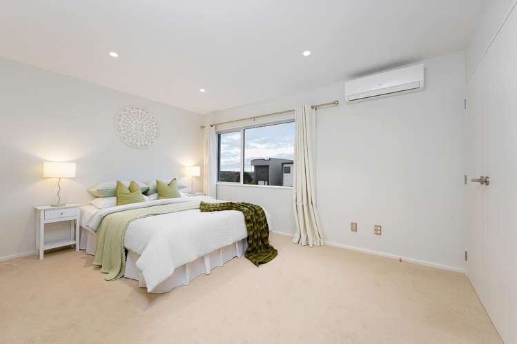 77 Bordeaux Parade Te Atatu South_7