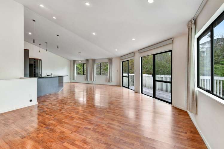 2/433A East Coast Road_4