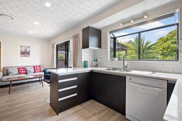 15 Hoylake Place Wattle Downs_5