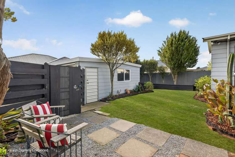 2/146 Beach Road North New Brighton_22