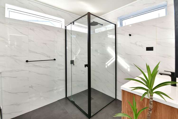 1322 Whangaparaoa Road Army Bay_11