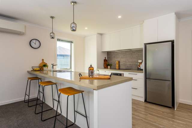 4 Redhaven Rise Netherby_2