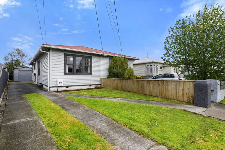 2/14 Douglas Street Waiwhetu_13