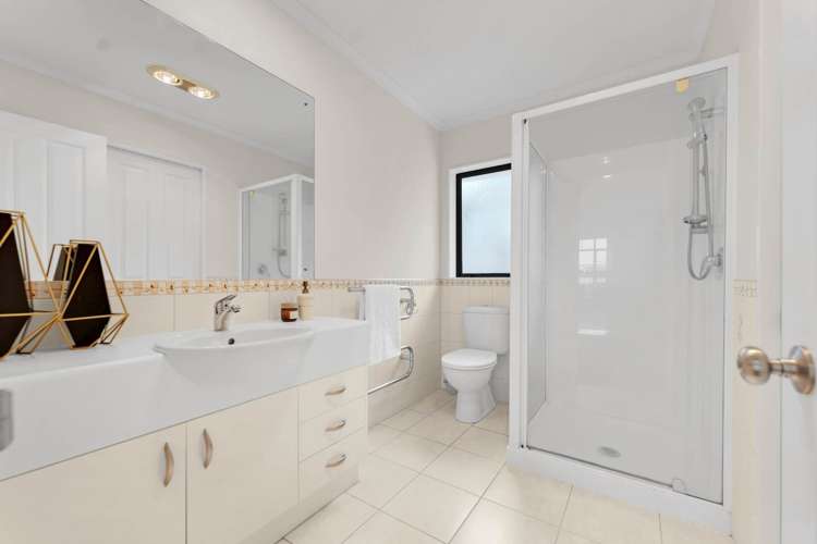 19 Maybole Drive Flat Bush_26