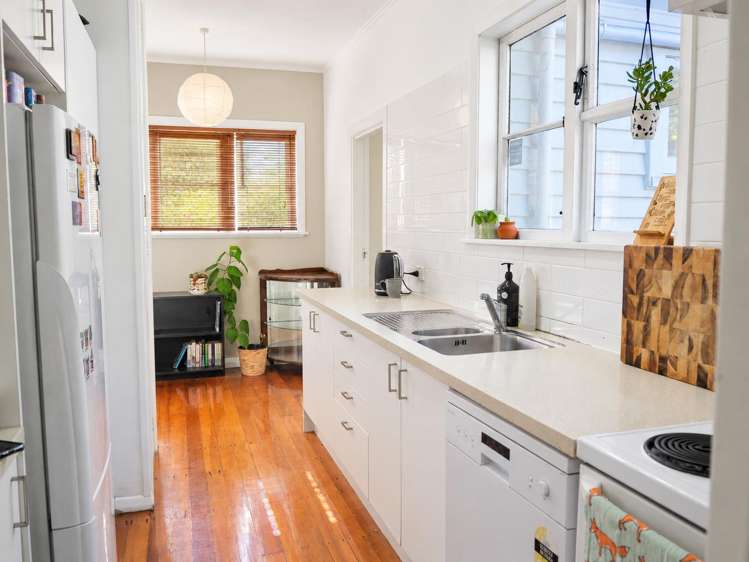 91 McCullough Mount Roskill_5