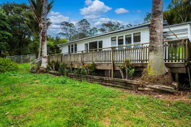 15 Waitakere Road Waitakere_5