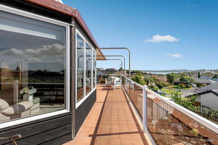 4 Dorrington Place Eastern Beach_32