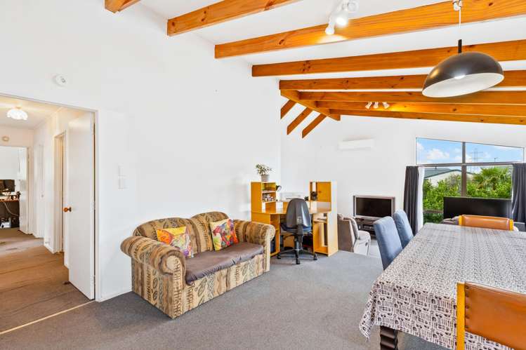 13 Frosses Place Massey_12