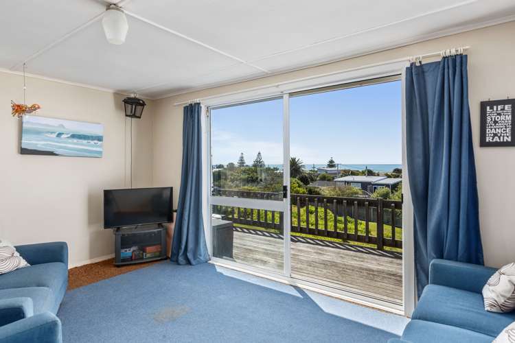 51 Pinedale Crescent Riversdale Beach_7