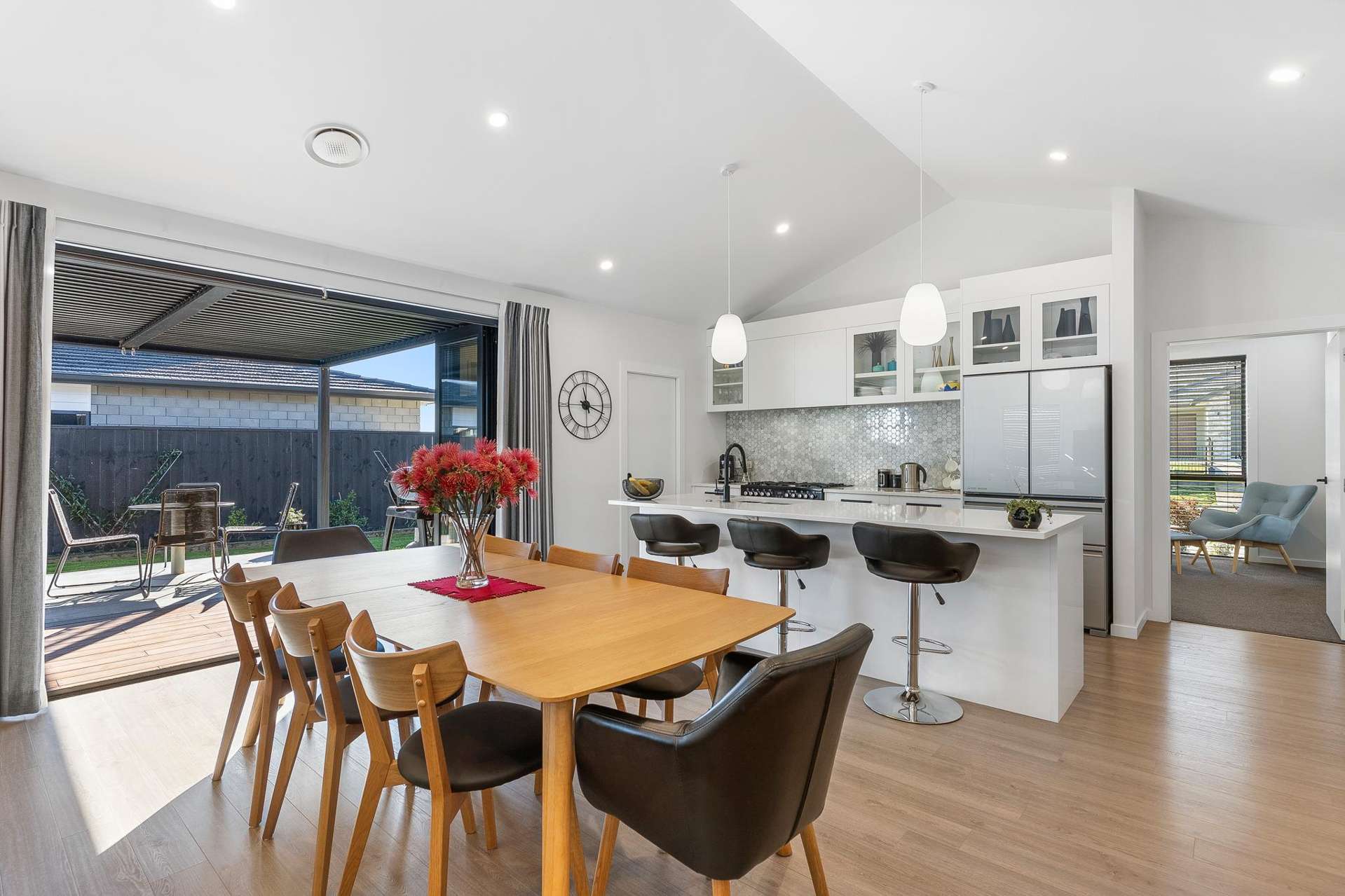 61 Queen Charlotte Drive Aotea_0